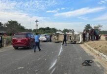 सिरहामा कार,हाइस र विङर एकआपसमा ठोकिँदा दर्जनौं घाइते:-